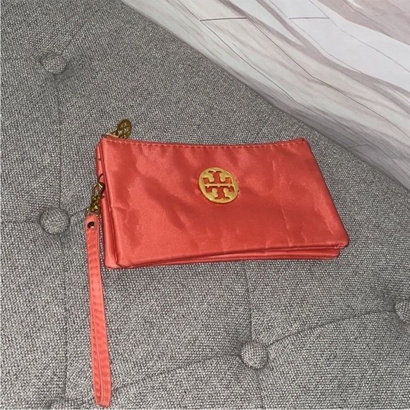 Tory Burch Pink Gold Logo Cameron Nylon Medium Wristlet Wallet- Pre Loved - Picture 2 of 13